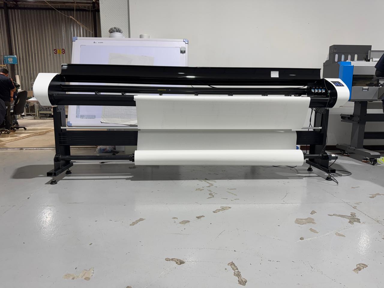 Plotter de corte BJ-190OPPH, equipo industrial de alta precisión y confiabilidad para soluciones gráficas y textiles en México.