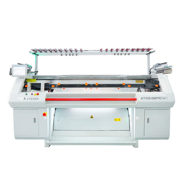 Tejedora Rectilínea Steiger 3.132, es especial para la producción de suéter de hilo o lana, para ello, tiene tecnología y propiedades innovadoras que permite tejer suéteres y más prendas de tejido de punto.